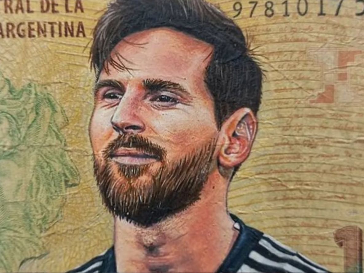 Instagram @mauromarcos99/ Mauro Alejandro Marcos, un artista de 23 años, oriundo de Jujuy, pintó un billete con la cara del 10. Foto: Web