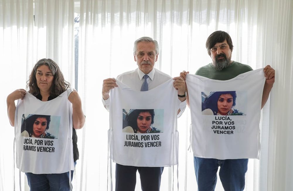 El jefe de Estado compartió hoy en su cuenta de Twitter el encuentro que mantuvo con los padres de Lucía Pérez, la joven asesinada en 2016 en la ciudad de Mar del Plata.