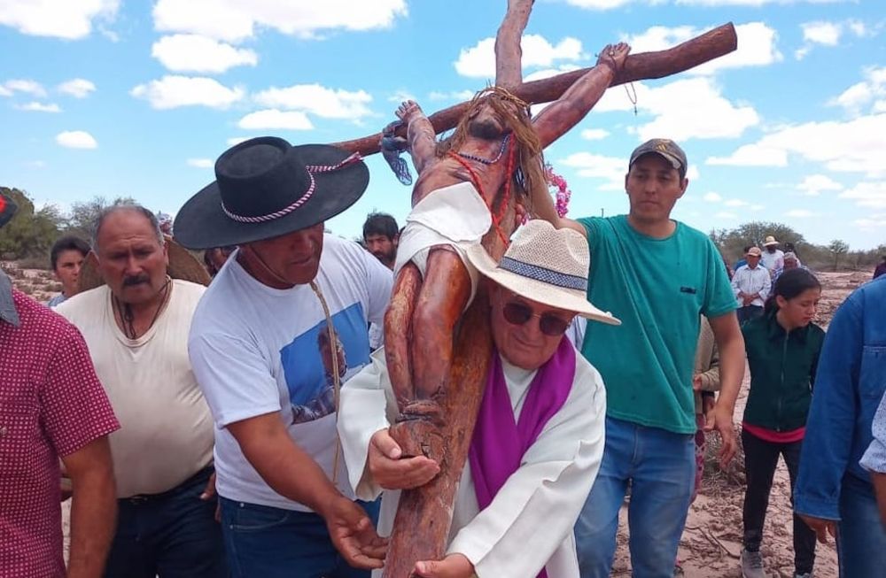 En diciembre se inauguró el Centro Espiritual Huarpe dedicado al Cristo de la Peste, en las Lagunas del Rosario de Guanacache, en Lavalle, donde está viva la identidad cultural del pueblo huarpe.