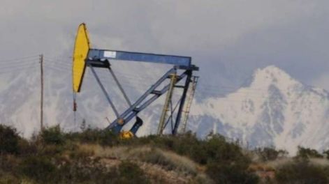 Los Andes | El Ejecutivo provincial tiene listo el llamado a licitación para la concesión de 12 áreas petroleras, 9 de ellas para exploración y 3 para explotación.