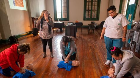 Personal médico de la Ciudad es capacitado en primeros auxilios de nivel intermedio