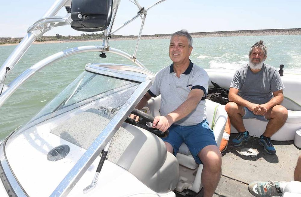 Yacht Club Mendoza, club náutico ubicado en el Embalse  EL Carrizal.El velerismo en Mendoza, una pasión náutica en la provincia de Mendoza.Fernando Zalazar, Presidente del Yacht Club Mendoza y Mauricio Malnis Comodor del Yacht ClubFoto: José Gutierrez/ Los Andes