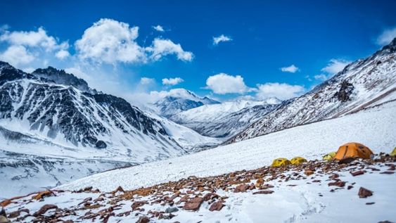 Experiencia Set Andes llevará a lideres de 5 países a la travesía a El Sosneado donde los participantes se embarcarán en una expedición de tres días que pondrá a prueba su resistencia y capacidad de adaptación.