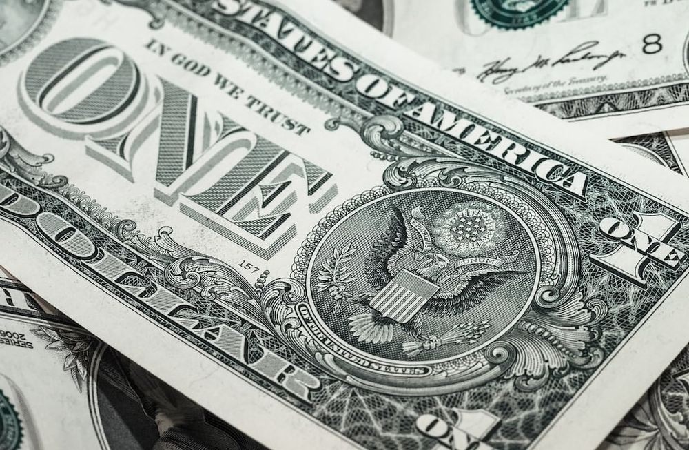 La diferencia entre el dólar oficial y el paralelo sigue siendo significativa, los analistas coinciden en que la incertidumbre será la constante en las semanas que vienen.