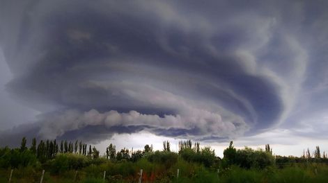 La temible nube de tormenta sobre el cielo de Junín.