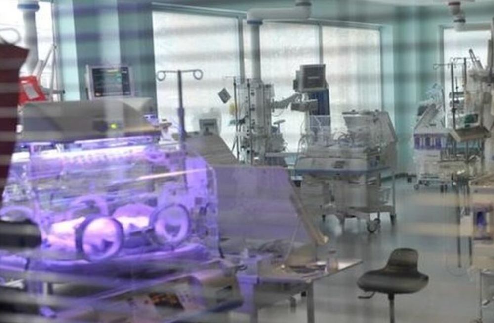 Acusan a una farmacéutica por la muerte de tres bebés y la intoxicación de 20