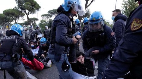 Los Andes | Manifestantes protestas a las afueras de la cumbre del G20 por la falta de políticas para luchar contra el cambio climático