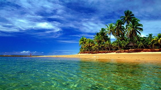 el exuberante pueblito de brasil con vegetacion tropical: un lugar paradisiaco de senderos, mar y selva