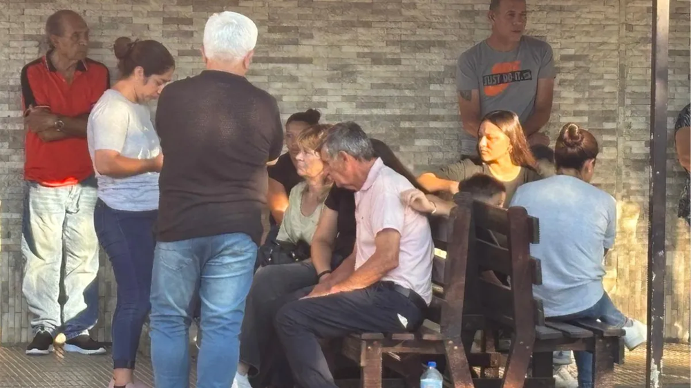 El velatorio se realiza desde temprano en la Asociación Mutual de San Cristóbal