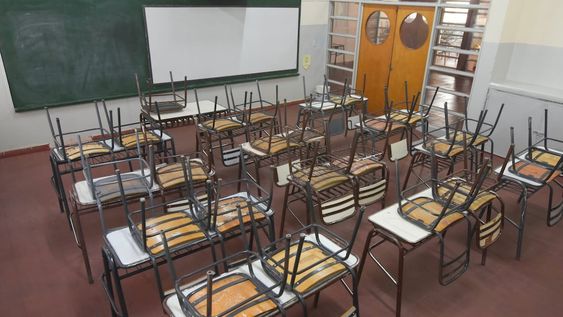 Para las autoridades es prioritario que vuelvan a llenarse las aulas de las escuelas. Foto: Jose Gutierrez