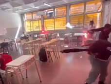 Preocupación en una escuela de Catamarca por el uso de bengalas dentro del aula. Preocupación en una escuela de Catamarca por el uso de bengalas dentro del aula.
