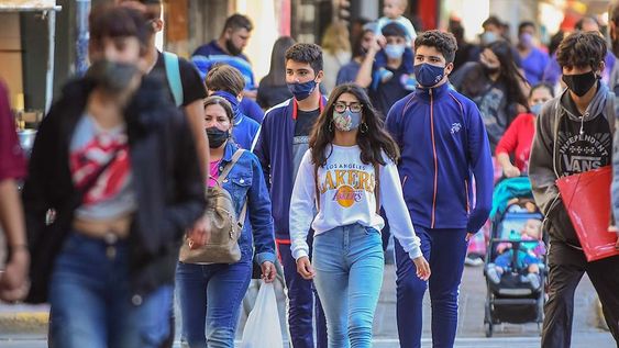 La Organización Mundial de la Salud confirmó a los aerosoles como una vía de transmisión del coronavirus. Foto: Mariana Villa / Los Andes