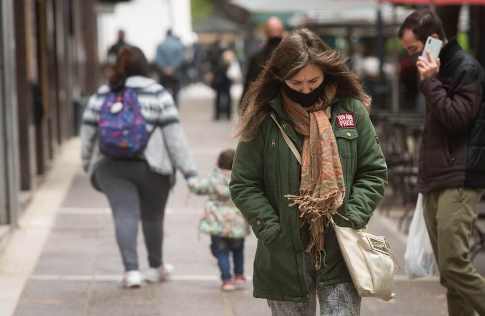 Según la Dirección de Agricultura y Contingencias Climáticas mañana será una jornada “mayormente nublada con descenso de la temperatura e inestabilidad en cordillera”. .Foto: Ignacio Blanco / Los Andes