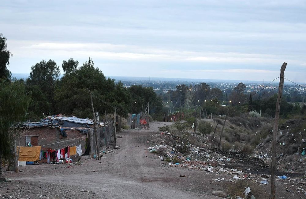 La pelea de dos familias que deja muertos y vecinos rehenes en un barrio de Godoy Cruz