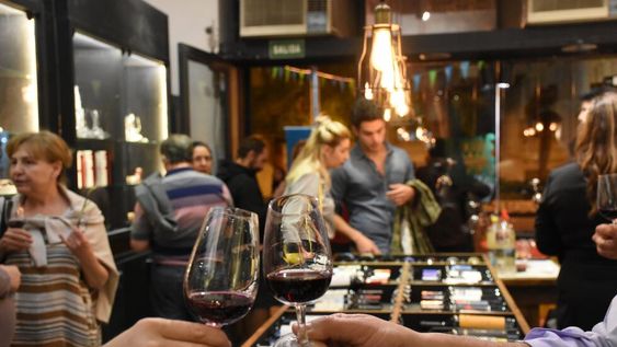 Noche de las Vinerías y un nuevo mes para degustar