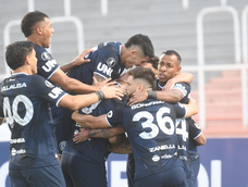 Fiesta en el Malvinas. Con una asistencia perfecta del colombiano Sebastián Villa, Matías Fernández abrió el marcador y la Lepra gana 1 a 0.&nbsp;