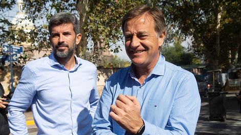 Los Andes | Negociación. El gobernador, Rodolfo Suárez y el intendente de Capital, Ulpiano Suárez mantienen diálogo abierto para ir achicando progresivamente el pasivo de la Provincia.Foto: Ignacio Blanco /  Los Andes