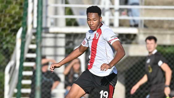 Jonathan Spiff, la nueva joya de River que eligió Coudet para enfrentar a Bragantino