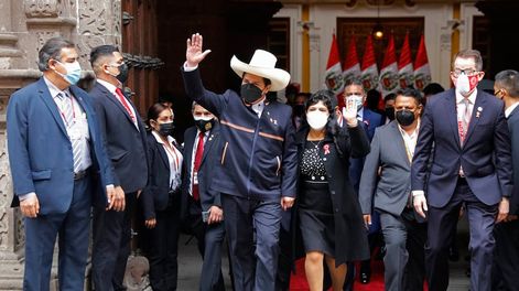 Los Andes | Asunción presidencial de Pedro Castillo en Perú acompañado de su esposa Lilia Paredes (AP)