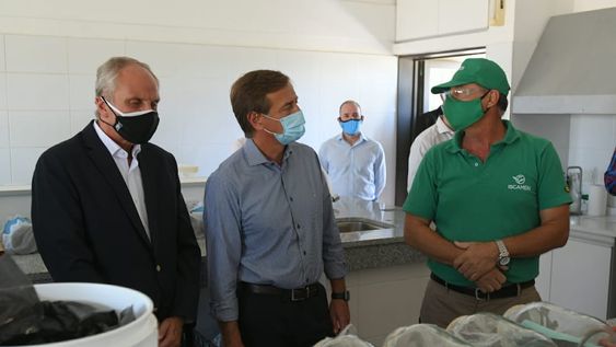 Rodolfo Suárez y parte del gobierno provincial visitaron hoy el Parque Tec de San Martín. Foto Ignacio Blanco.