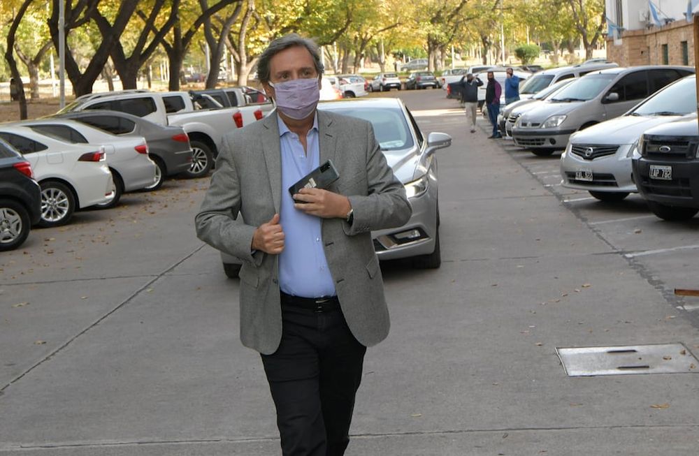 El intendente de San Rafael, Emir Félix, permanece en la unidad de cuidados intensivos del Hospital Central de Mendoza. Foto Orlando Pelichotti / Los Andes