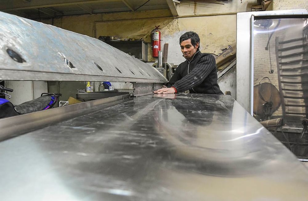 Las exportaciones de manufacturas de origen industrial cayeron 48% en peso y un 52% en el monto que ingresó a la provincia por esas ventas al exterior, durante el primer semestre de 2023.