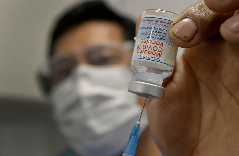 El stock de vacunas es para inocular a los que aún no hacen y para cubrir segundas dosis. De las que no hay, son segundas dosis de Sputnik V.Foto: Orlando Pelichotti / Los Andes