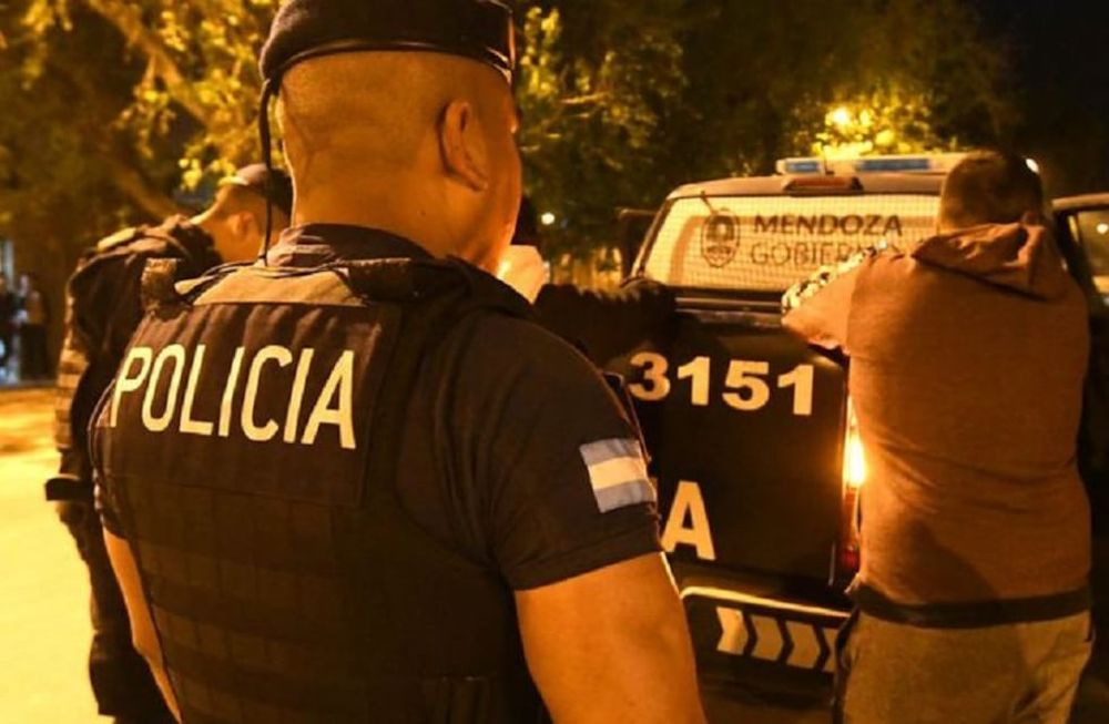 Policía, persecución, asalto, robo, detenido, policial