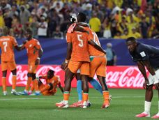 Los jugadores de Costa de Marfil celebran este domingo, al finalizar un partido del grupo E del Mundial de la FIFA 2026 entre Costa de Marfil y Ecuador en el estadio Lincoln Financial Field en Filadelfia .&nbsp;