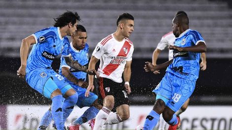 El equipo peruano fue goleado en el primer partido en el Monumental por 8-0.