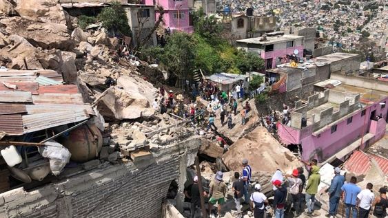 Derrumbe en el cerro del Chiquihuite, ubicado en el límite del municipio mexiquense de Tlalnepantla y la alcaldía Gustavo A. Madero, destruyó por completo varias casas, el 10 de septiembre de 2021. Foto: Alfredo Domínguez. Gentileza / La Jornada
