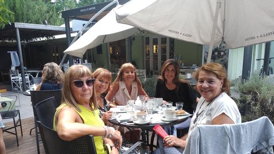 Un grupo de amigas que se hacen llamar  las viejas macristas pelo de cocker planchado”, decidieron presentarse como fiscales de mesa durante las PASO 2021.