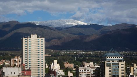 El pronóstico del tiempo para este lunes: cielo parcialmente nublado, con descenso de la temperatura.