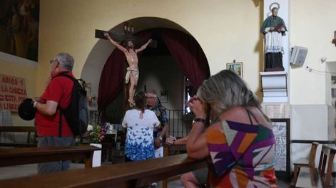 Pervive en el sentimiento de miles de mendocinos la percepción de que la Semana Santa es un tiempo propicio para expresar públicamente la fe en el Resucitado / Foto: José Gutiérrez