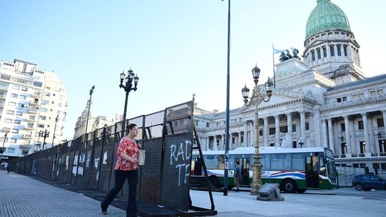 Fuerte operativo de seguridad ante la marcha de jubilados