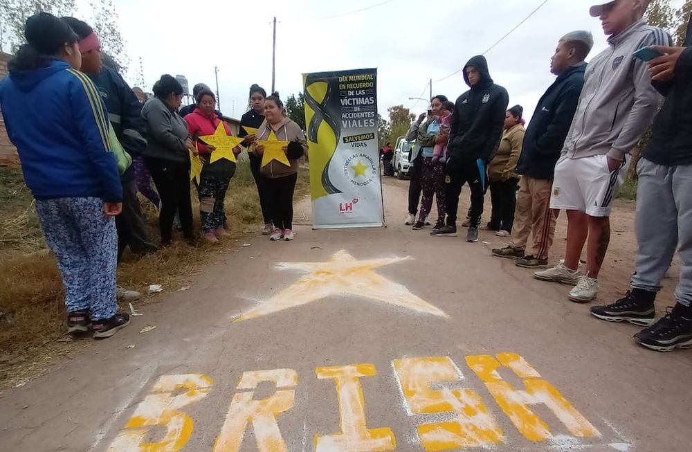 Los familiares colocaron una estrella en barrio Integración, para recordar a Brisa Quiroga.