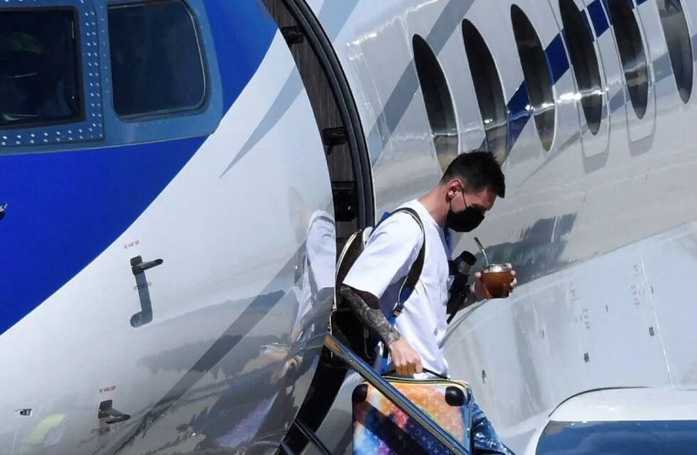 Lionel Messi llegó Francia para sumarse a los entrenamientos del PSG. / Foto: Gentileza