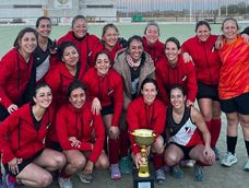 Hockey césped. Deportivo Maipú flamante campeón de la Copa de oro en la división Mamis Hockey