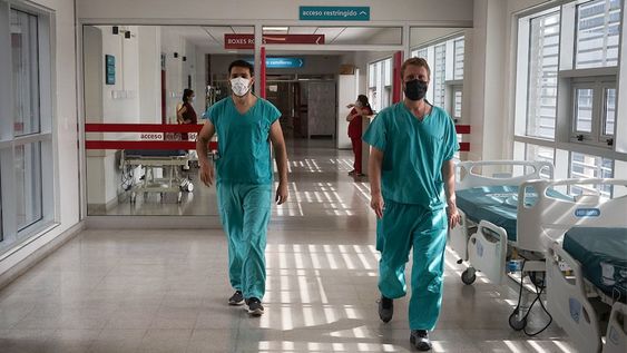 El hombre de 26 años fue asistido de urgencia en la guardia del hospital Central de Mendoza y le diagnosticaron estallido ocular. - Archivo / Los Andes