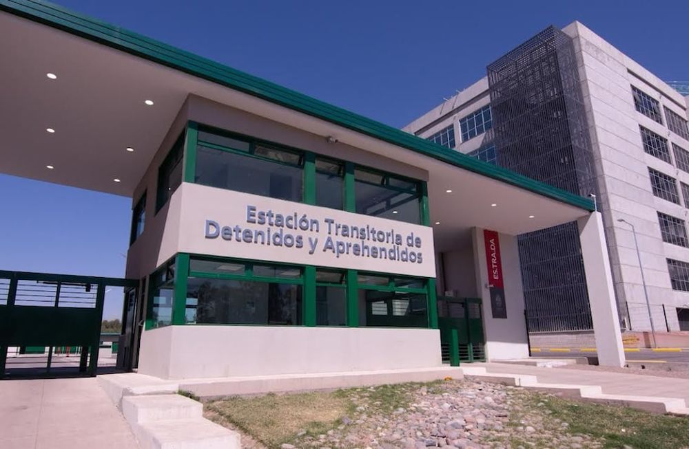 La titular del Ministerio de Seguridad y Justicia de la provincia, Mercedes Rus, informó que los detenidos ya fueron ingresados a la a la Unidad 12 – Estación Transitoria de Detenidos y Aprehendidos (Estrada). Foto: Mercedes Rus en X, antes Twitter.