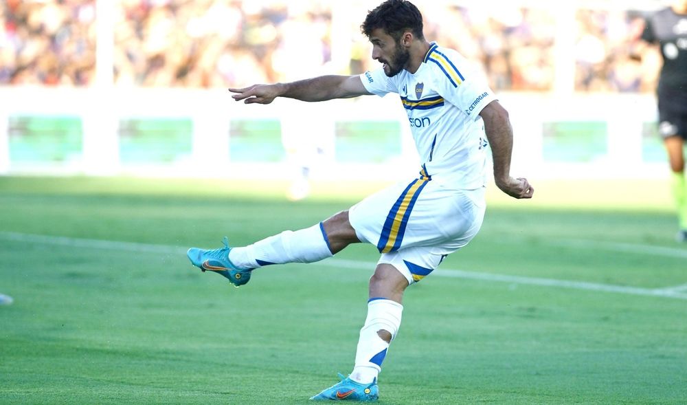Saracchi capturó un rebote en el área y reventó el arco de Unión de Santa Fe. Golazo de Boca contra el Tatengue por la Liga Profesional. / Gentileza.&nbsp;