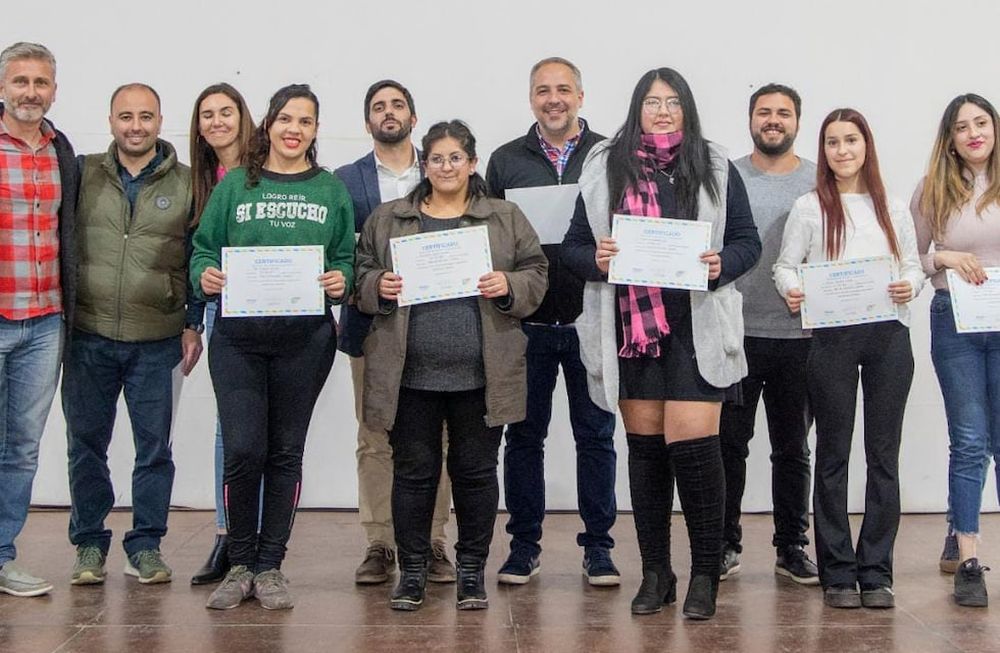 Más de 600 personas recibieron sus certificados de capacitación laboral