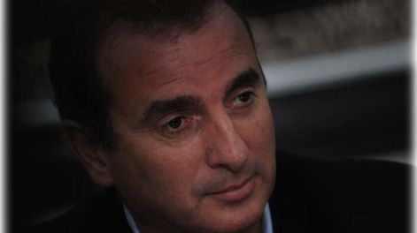 Pérez hace equilibrio  en la guerra petrolera