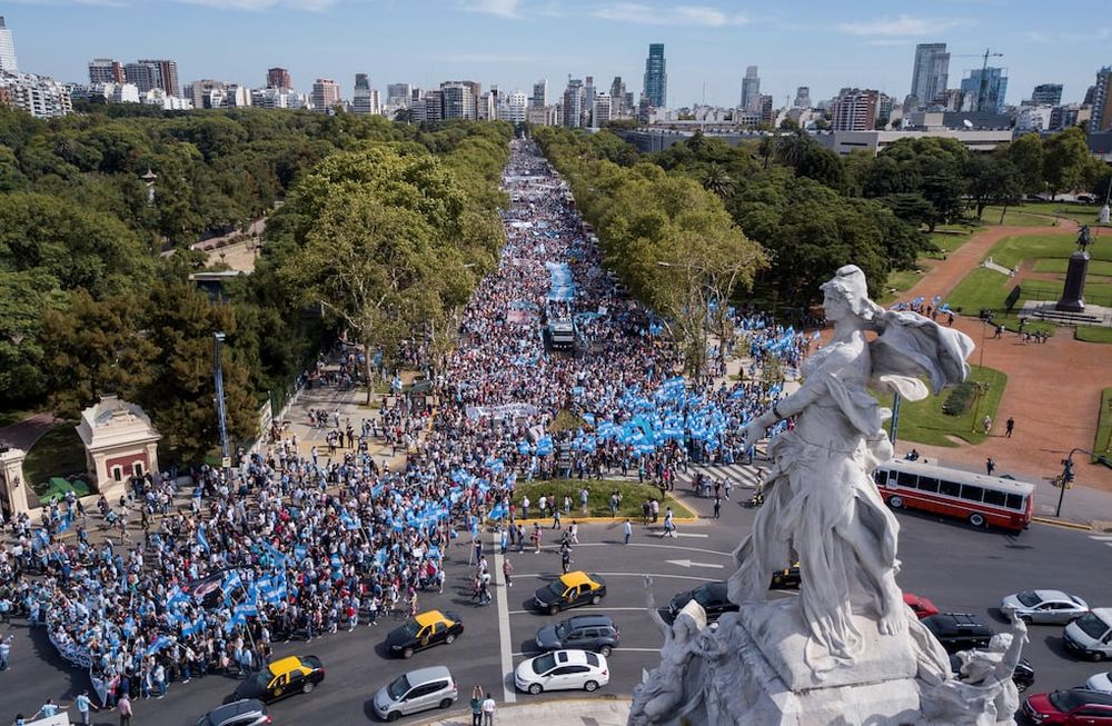 La “ola celeste” convocó a una nueva marcha nacional bajo la consigna “salvemos las dos vidas”