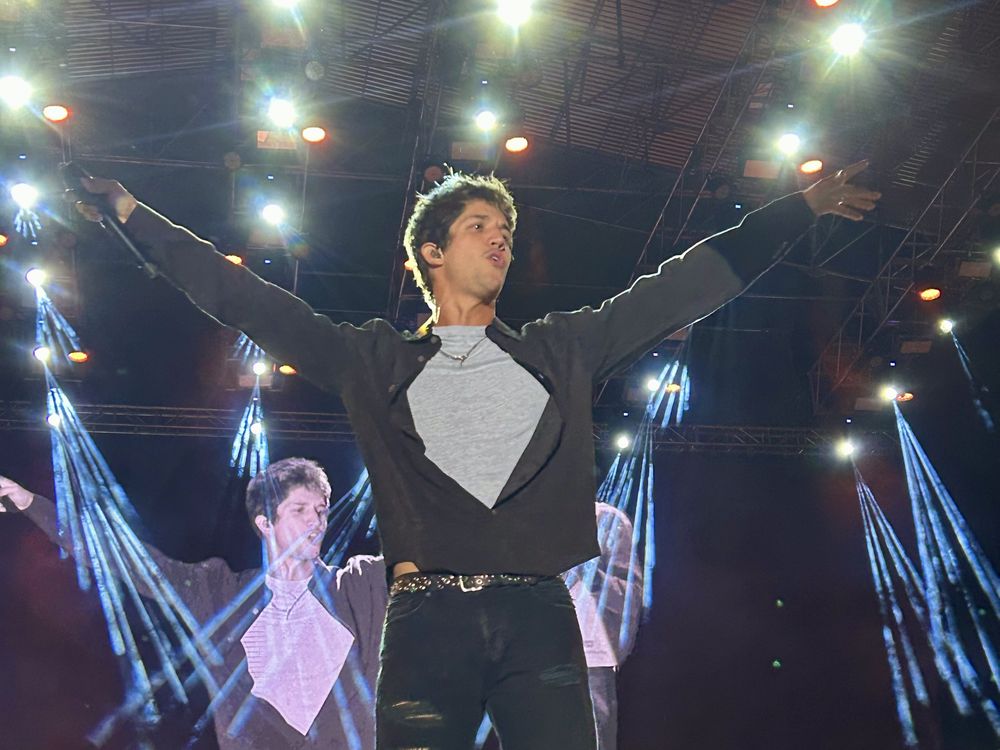 Silvestre y La Naranja fue recibida con entusiasmo en Maipú, en un show coreado y de fuerte conexión con el público mendocino.