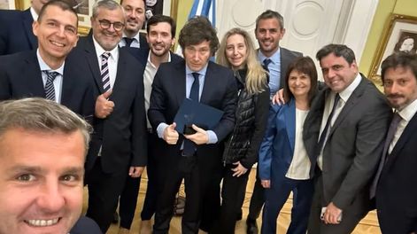 Los Andes | La UCR expulsó del partido a Mariano Campero, Martín Alfredo Arjol y Luis Albino Picat por votar a favor del veto de Milei a Jubilaciones.
