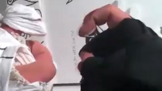 Video a lo Cobra Kai: una pelea ninja entre dos manos es furor en las redes