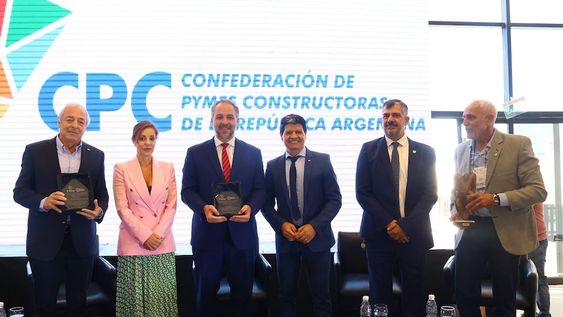 Stevanato fue distinguido por tres entidades empresariales