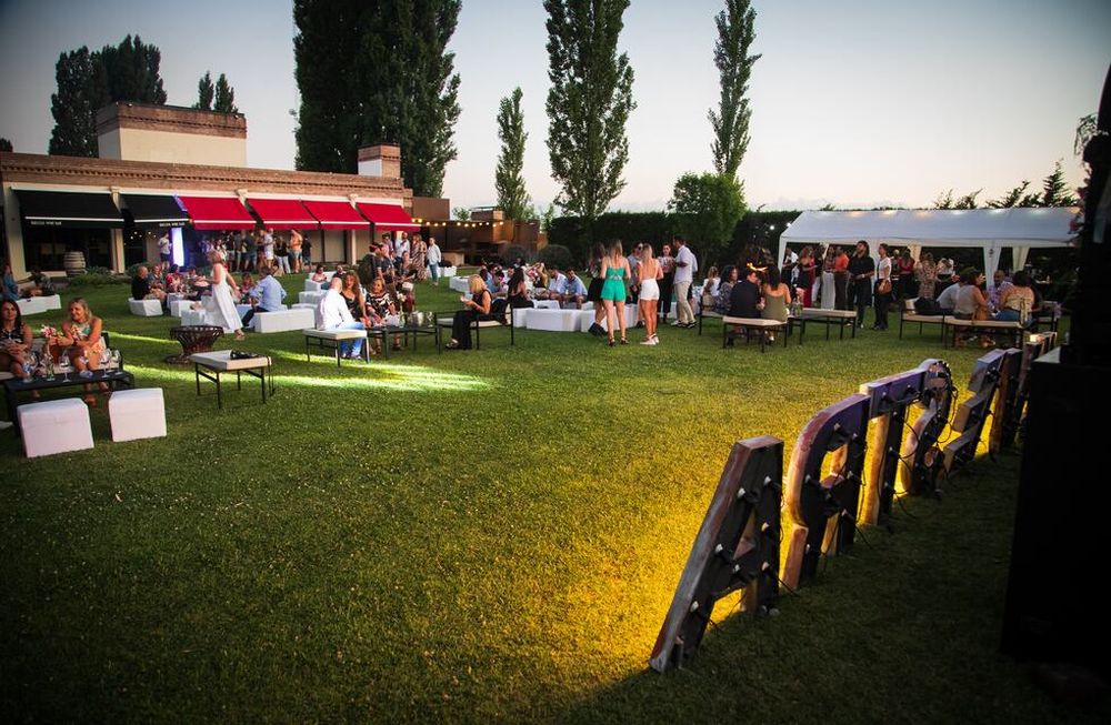 ¡Últimos tickets! Reservá el tuyo para celebrar San Valentín en el Sunset de Guarda14 y Bodega Bressia