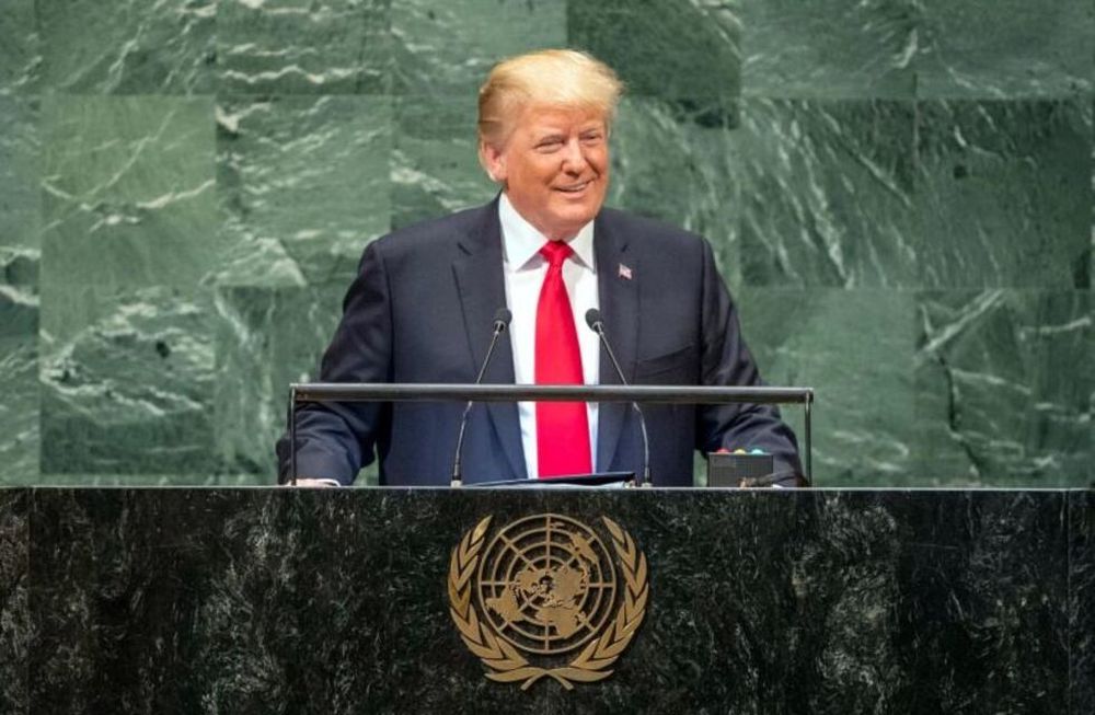 Trump sube la presión contra Venezuela y habla de “golpe”
